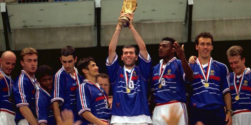 fransa 1998'de kendi evinde katıldığı turnuvayı kazandı. Fransa ilk kupasını 1998'de aldı.