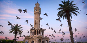 İzmir’in Neyi Meşhur? Yöresel Yemekleri ve Gezilecek Güzel Yerleri