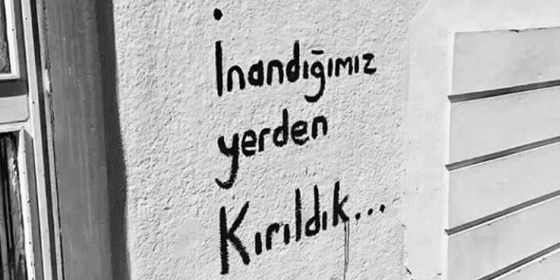 zekice yazılmış duvar yazısı zekice duvar yazısı